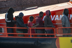 El reparto de menores migrantes no acompa&ntilde;ados entre comunidades aut&oacute;nomas llega esta semana al Congreso