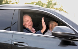 El rey Juan Carlos I asiste ma&ntilde;ana al funeral de Isabel II en Reino Unido, a pesar de la oposici&oacute;n de S&aacute;nchez y Podemos y la indiferencia de su hijo Felipe VI