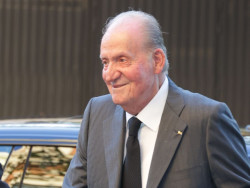 El rey Juan Carlos reclama 50.000 euros a Revilla por unas declaraciones "injuriosas"