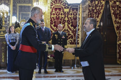 El Rey recibe las cartas credenciales de seis nuevos embajadores, incluidos los de Venezuela y Palestina