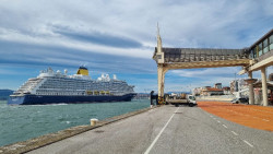 El `Spirit of Adventure` inicia la temporada de cruceros en el Puerto de Santander
