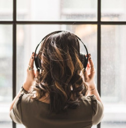 El `streaming`, "impulsor" de la m&uacute;sica grabada en Espa&ntilde;a, ya supone el 77% de los ingresos del sector, seg&uacute;n Promusicae