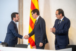 El sumiso Illa toma posesi&oacute;n como presidente de la Generalitat