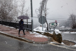 El temporal de lluvia y la nieve afectan a 40 carreteras, una de ellas en la red principal