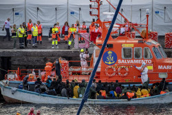 El TS da diez d&iacute;as al Gobierno para que se haga cargo de mil menores migrantes en Canarias pendientes de asilo