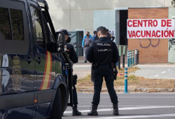 El TSJ de Catalu&ntilde;a sentencia que el plan de vacunaci&oacute;n del Govern discrimin&oacute; a Polic&iacute;a y Guardia Civil