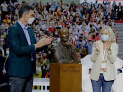  Emotivo homenaje a Alfredo Rubalcaba, el de Solares, en el 40 Congreso: 