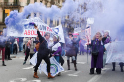 Empieza en Barcelona la manifestaci&oacute;n principal del 8M