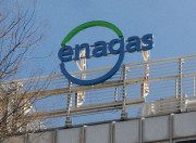 Enag&aacute;s gana 127 millones a junio y enfila sus objetivos para 2026