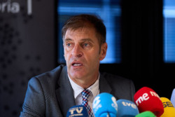 Enrique Conde,CEOE después de desautorizarle públicamente Garamendi sigue criticando al Gobierno de Cantabria 