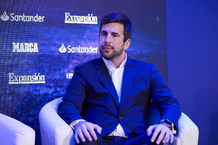 Enrique Riquelme presenta su candidatura "a favor del Real Madrid": "Les pido a los socios que no tengan miedo"