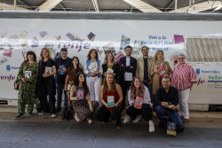 Escritores rechazan el trato de Trump a acad&eacute;micos y autores en las universidades: "Es un imperio en ca&iacute;da libre"