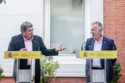 Escriv&aacute; no se ve "desautorizado" por S&aacute;nchez lo importante es seguir de ministro c&oacute;mo hacen los ministros comunistas de Podemos