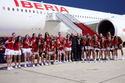 Espa&ntilde;a aterriza en casa como campeona del mundo