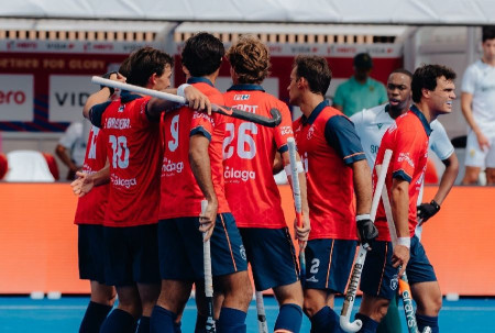 Espa&ntilde;a gana Alemania para acercarse a semifinales en el Mundial masculino de hockey hierba