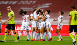 Espa&ntilde;a golea a Rep&uacute;blica Checa y ve muy cerca de la Eurocopa femenina