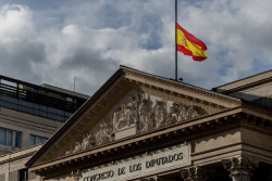 Espa&ntilde;a inicia hoy el luto oficial por el Papa: desde las 00.00 del martes hasta las 23.59 horas del jueves