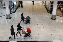 Espa&ntilde;a no llega por primera vez a los 300.000 nacimientos en los 11 primeros meses de un a&ntilde;o, con 294.356 en 2023
