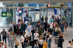 Espa&ntilde;a recibi&oacute; m&aacute;s de 11 millones de pasajeros internacionales en julio, un 8,6% m&aacute;s que en 2023