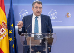 Esteban (PNV) dice que S&aacute;nchez no est&aacute; "muy al corriente" de la saturaci&oacute;n por los menores extranjeros no acompa&ntilde;ados