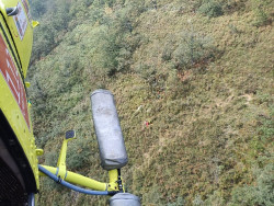  Evacuado en helic&oacute;ptero un ganadero herido en Cos&iacute;o al caerse a una zona muy escarpada