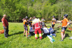 Evacuan a un hombre de 59 a&ntilde;os vecino del Rivero (San Felices de Buelna)  tras caerle un &aacute;rbol encima cuando estaba en su finca
