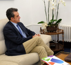 Existe un nuevo modelo de comunicación y aquí no se enteran, 