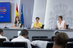 Exmnistros como Garz&oacute;n, Montero o Pilar Llop seguir&aacute;n cobrando sin trabajar  el 80% de su sueldo