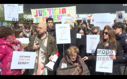 Familiares y amigos del joven fallecido por una agresión en una despedida de soltero piden justicia: "Que no se repita"