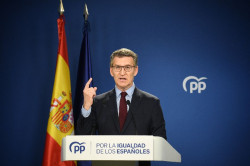 Feij&oacute;o acusa a S&aacute;nchez de "abandonar" a las mujeres, "tapar abusos" y "convivir con prost&iacute;bulos":"Sanchismo es machismo"