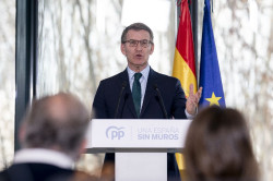 Feij&oacute;o acusa a S&aacute;nchez de llevar al PSOE "fuera del constitucionalismo" al acabar 2023 "brindando con Bildu" en Pamplona