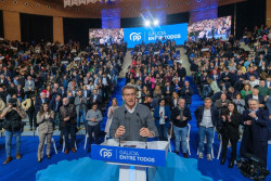 Feij&oacute;o acusa a S&aacute;nchez de "no escuchar a los que saben" y presidir "un Gobierno de colisi&oacute;n"