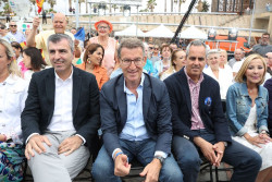 Feij&oacute;o acusa a S&aacute;nchez de no pisar la calle y de "abandonar" a los socialistas "de verdad" y a las clases medidas
