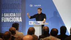 Feij&oacute;o acusa a S&aacute;nchez de no querer "se&ntilde;alar"a  Puigdemont en Bruselas y ordenar a  la Fiscal&iacute;a  no investigarlo
