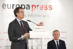 Feij&oacute;o acusa a S&aacute;nchez de sumar "disparate tras disparate" y reivindica otra forma de gobernar que se ocupe de espa&ntilde;oles