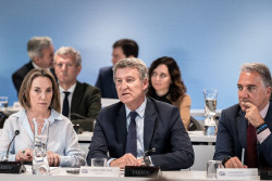 Feij&oacute;o anuncia una protesta el d&iacute;a 8 contra la "corrupci&oacute;n" de S&aacute;nchez y reta a los socios a una moci&oacute;n de censura