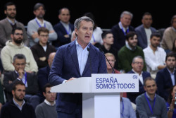 Feij&oacute;o busca atraer a los "defraudados" con PSOE por la corrupci&oacute;n aunque asume que S&aacute;nchez intentar&aacute; agotar legislatura