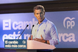 Feij&oacute;o da su apoyo a las familias de los fallecidos en el incendio de Almer&iacute;a y "fuerza" para los desalojados