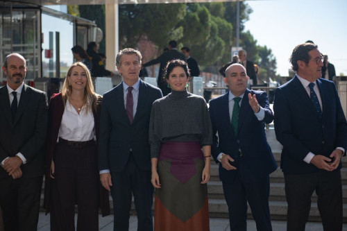 Feijóo desgrana su plan de autónomos: tarifa cero el primer año, eximir del IVA si ganan hasta 85.000 y menos burocracia