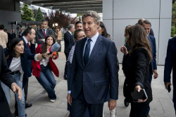 Feij&oacute;o dice que hay 550.000 inmigrantes recibiendo ayudas sin trabajar y rechaza una regularizaci&oacute;n masiva incondicional