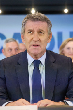 Feij&oacute;o dice que S&aacute;nchez "est&aacute; m&aacute;s d&eacute;bil que nunca" y que el Congreso del PP mostrar&aacute; un partido "m&aacute;s fuerte que nunca"