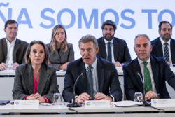 Feij&oacute;o entra al choque con Vox y marca discurso en inmigraci&oacute;n y okupaci&oacute;n en pleno auge de la ultraderecha pro Trump