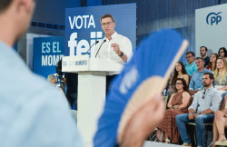 Feij&oacute;o hace un gui&ntilde;o a la Transici&oacute;n y se compromete a un "cambio sin ira" con "nuevos pactos de la Moncloa"