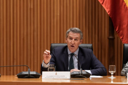 Feij&oacute;o insta a S&aacute;nchez a aprobar por separado las ayudas del decreto `&oacute;mnibus` y abandonar su "amoralidad inaudita"