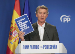Feij&oacute;o insta a S&aacute;nchez a llevar su pacto clim&aacute;tico al Congreso y dice que es "especialista" en romperlos, no en hacerlos