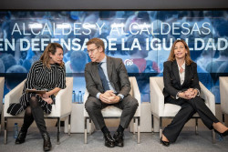 Feij&oacute;o lanza a sus alcaldes para presumir de la gesti&oacute;n del PP y de no tener pactos "ocultos" como S&aacute;nchez y el PSOE