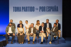 Feij&oacute;o presume junto a sus `barones` de un PP unido pero con "matices y acentos": "No soy un d&eacute;spota ni hago purgas"