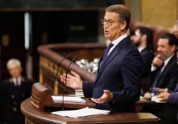 Feij&oacute;o promete garantizar por ley "mayores barreras" a los menores en el acceso a Internet