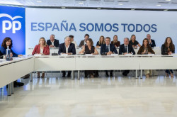 Feij&oacute;o propone al PP como  la alternativa  a un Gobierno "cercado por la corrupci&oacute;n y los esc&aacute;ndalos"