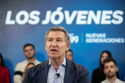 Feij&oacute;o quiere j&oacute;venes ambiciosos y que "no vivan del Estado" y les alerta de partidos que "discuten" la democracia